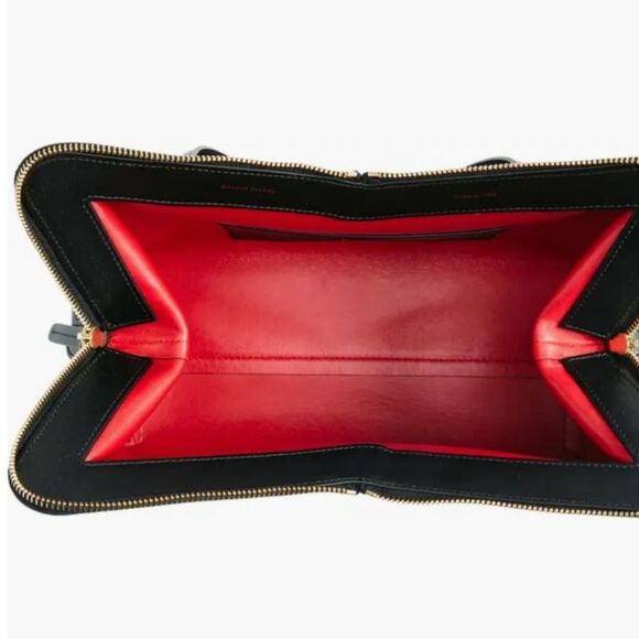 M Frame Leather Shoulder Bag
Mansur Gavriel Color: Black/ Flamma - Picture 3 of 16